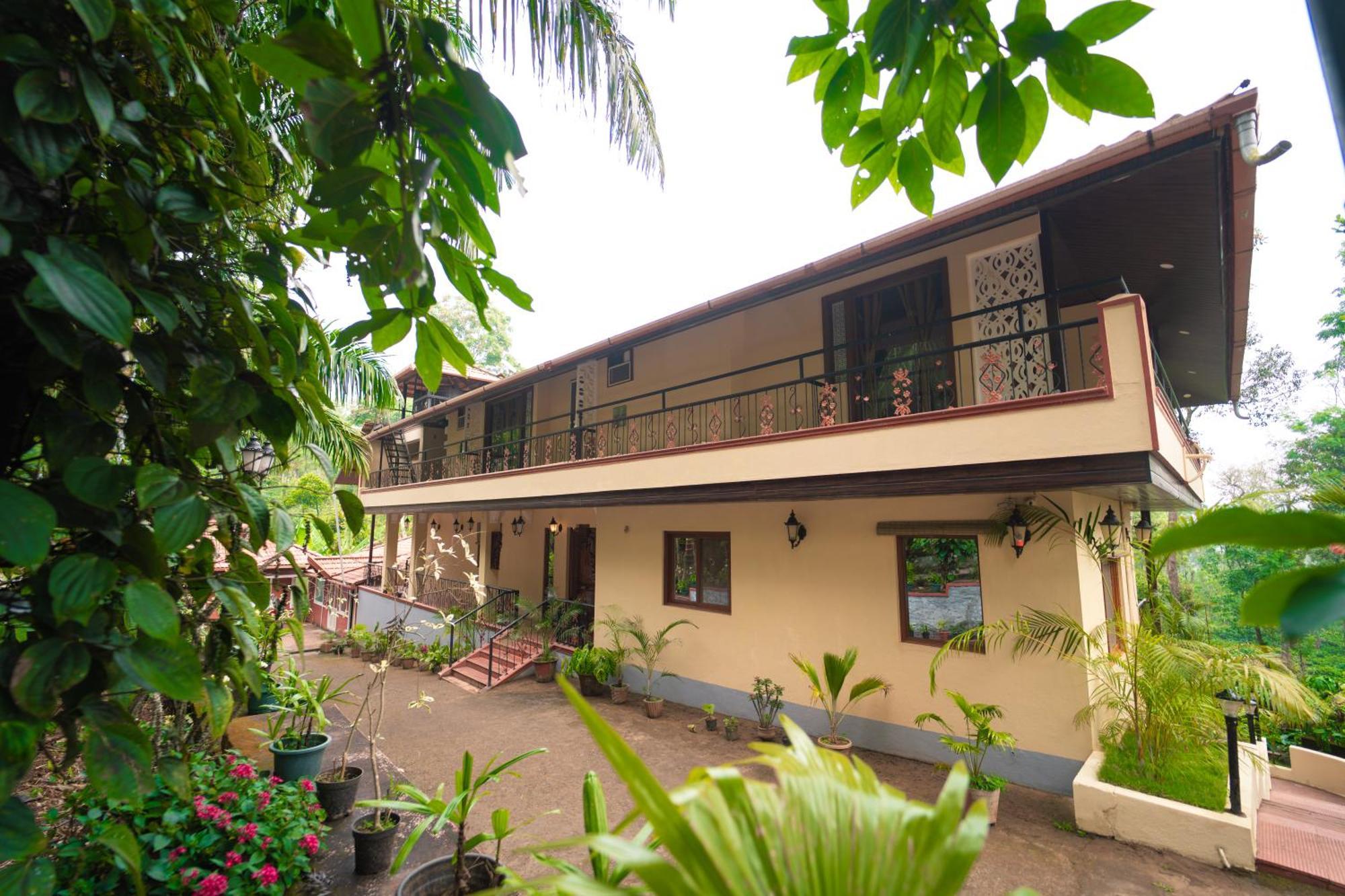 Kingmaker'S Plantation With River Stream 马迪凯里 外观 照片